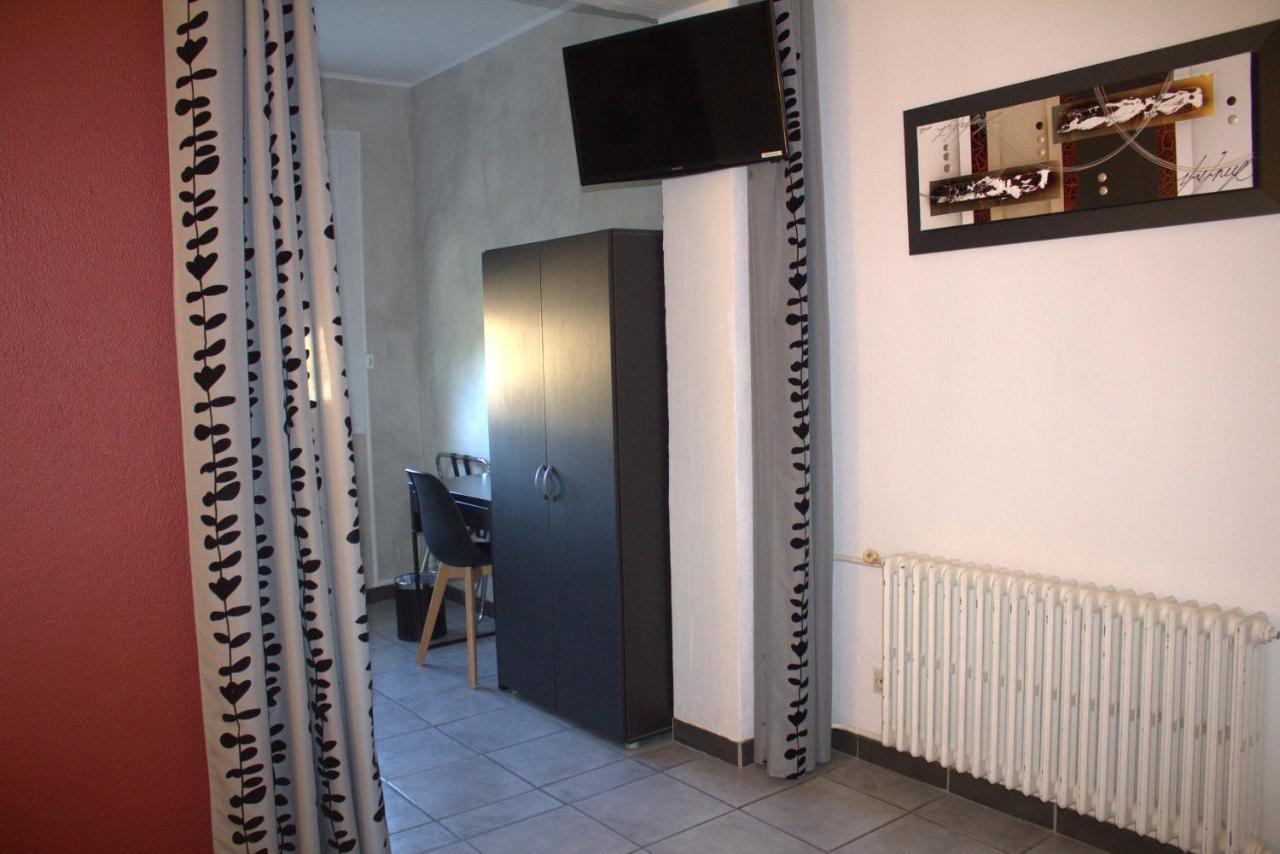 Logis Hotel Le Clement V Roquemaure  Esterno foto