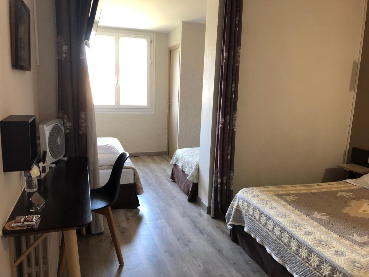 Logis Hotel Le Clement V Roquemaure  Esterno foto