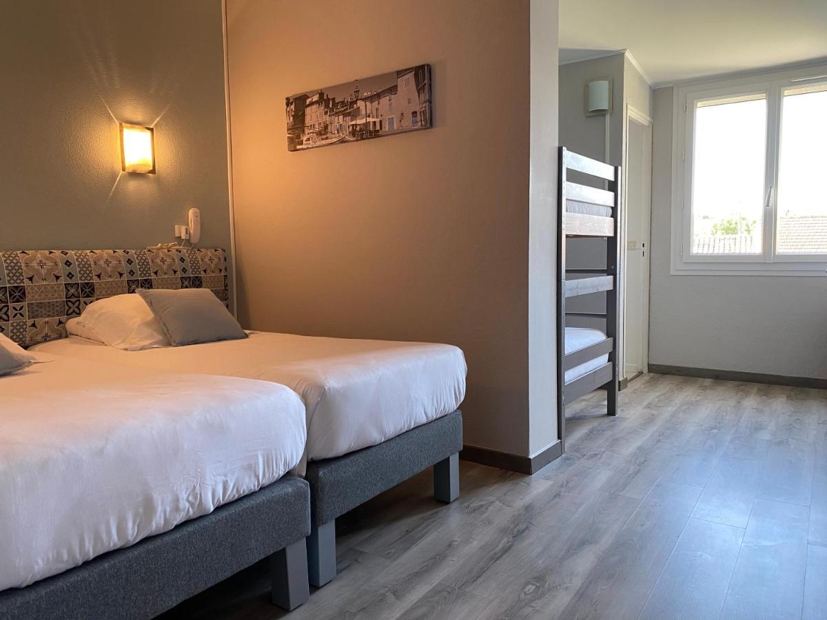 Logis Hotel Le Clement V Roquemaure  Esterno foto