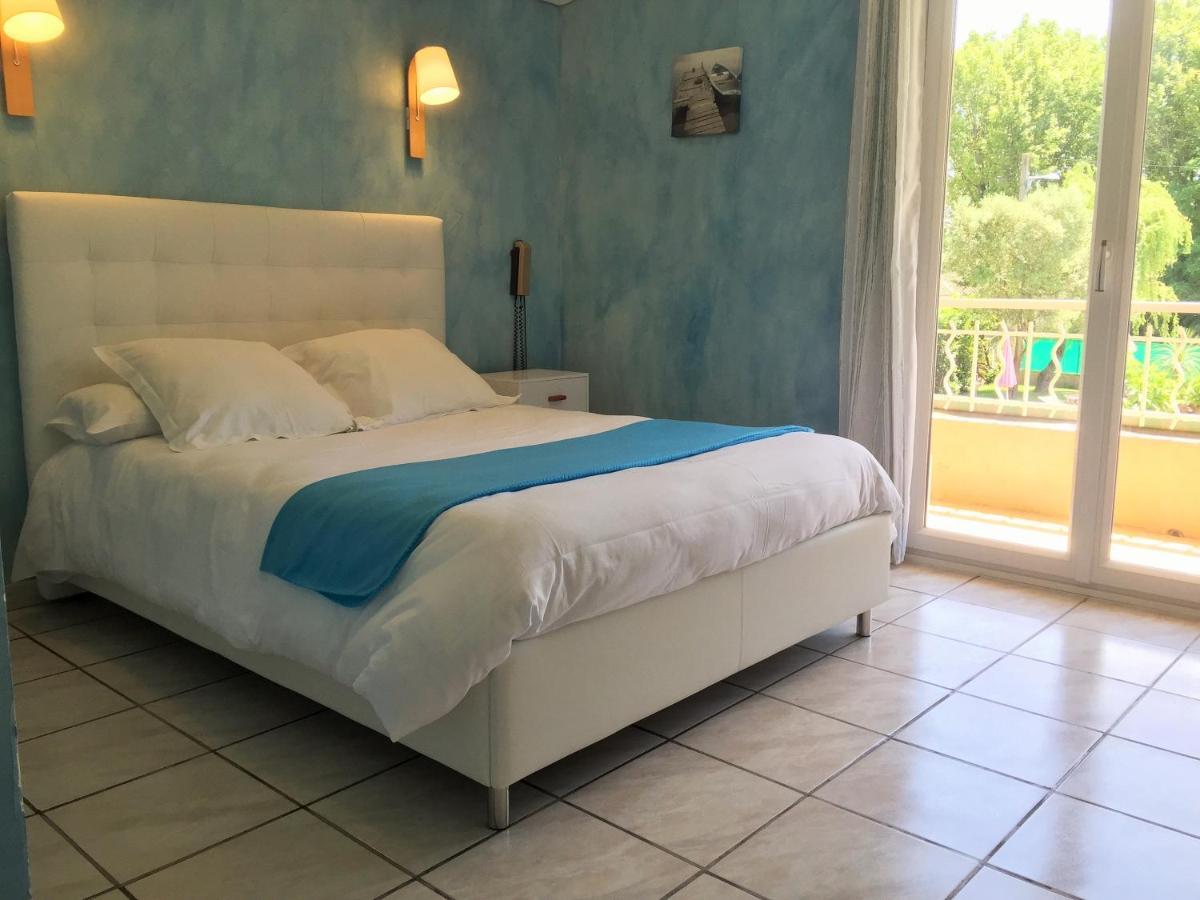Logis Hotel Le Clement V Roquemaure  Esterno foto